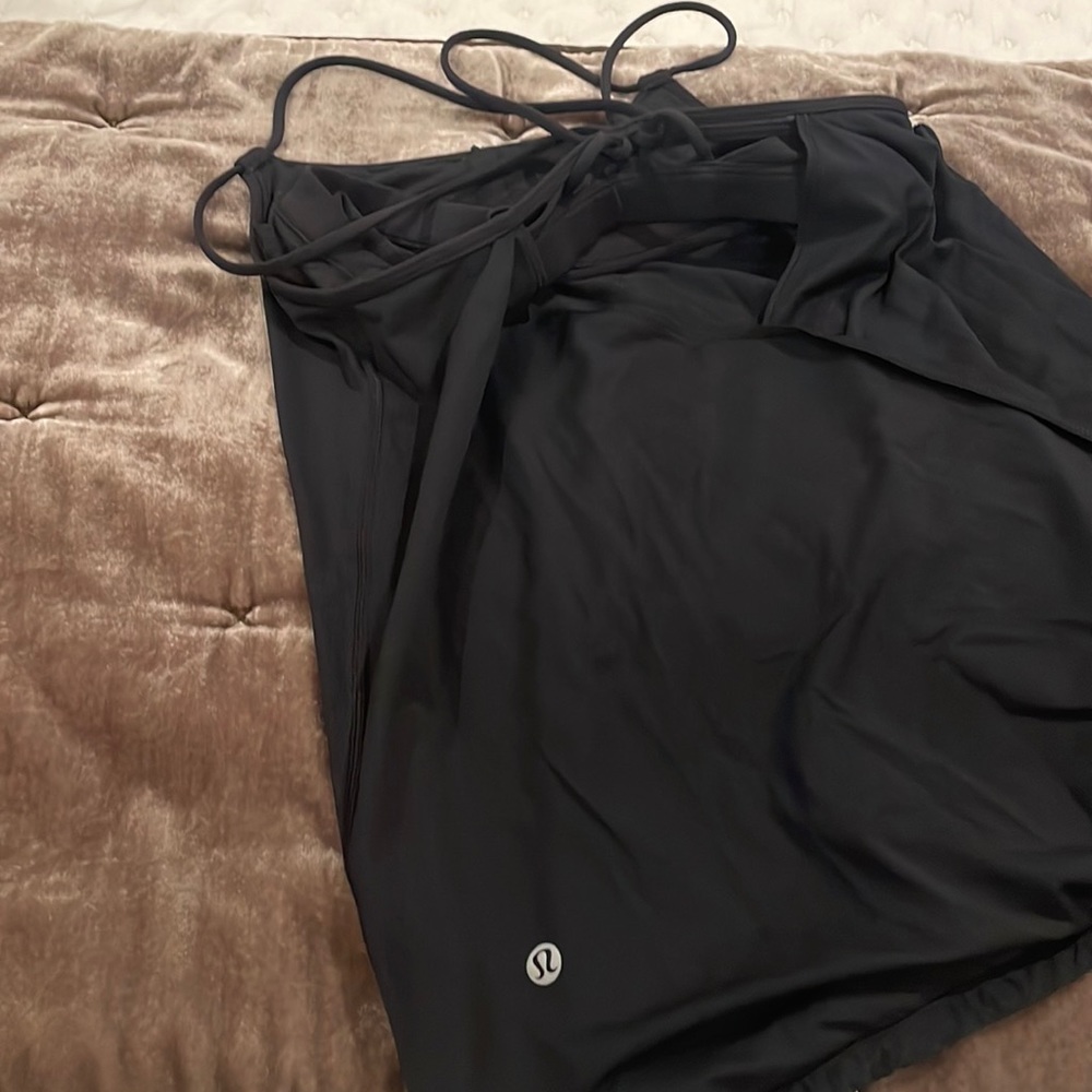 Lulu lemon black strappy workout top small